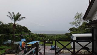 シトシト雨は降っていて肌寒い一日となっていた5/17の八丈島