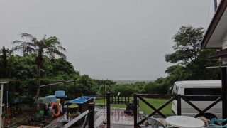 雨は降ったり止んだりでグズついた天気となっていた6/14の八丈島
