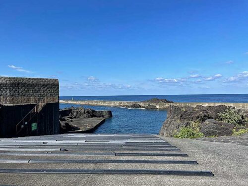 朝の八重根