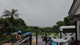 グズつく天気で日中は雨風がとっても強まっていた6/21の八丈島