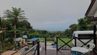 青空広がっては来ていたものの山の上には雲はかかっていた7/5の八丈島