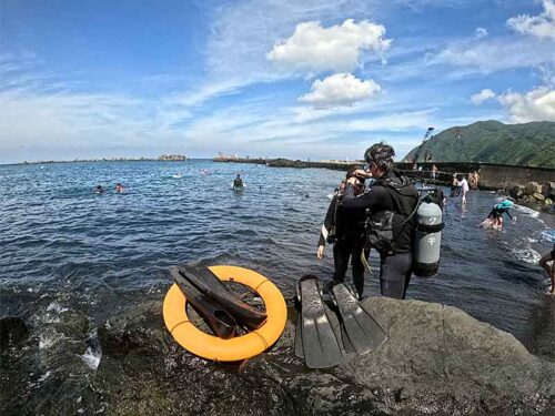 少しうねりはあるが底土の海へ行きまして