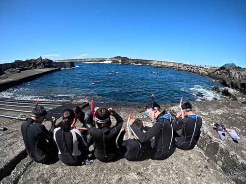 うねりはあるが八重根の海へ行きまして