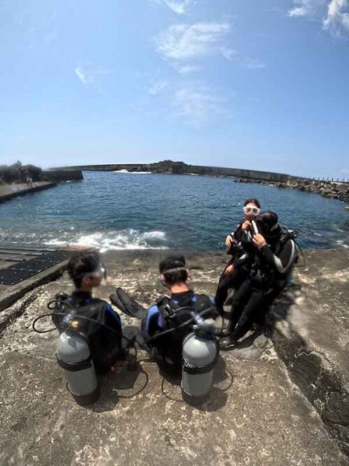 うねりはあるが概ね落ち着いていた八重根の海へ行きまして