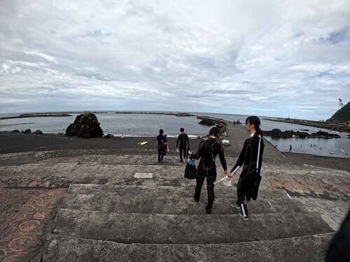 多少うねりはあるが底土の海へ行きまして