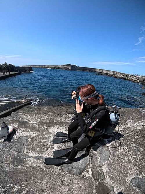 少し水面パシャついてるが八重根の海へ行きまして