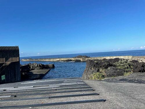 朝の八重根