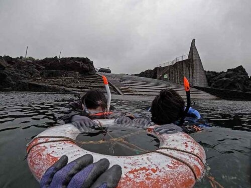 手前の方で海に慣れ