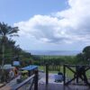 青空見えるがパラっと雨も降ってきていた5/8の八丈島