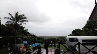 風は冷たく気温は上がらず肌寒い天気となっていた5/27の八丈島