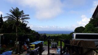 早めのうちは雲は多いが青空広がっていた6/22の八丈島