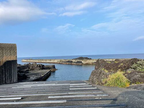 朝の八重根