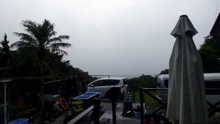 早めのうちは雲は多いが次第に青空見えてた7/6の八丈島