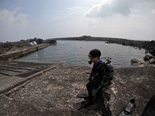 概ね凪いでた八重根の海へ行きまして