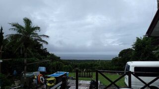 早めのうちは雲は広がり蒸し暑さも感じられてた8/3の八丈島
