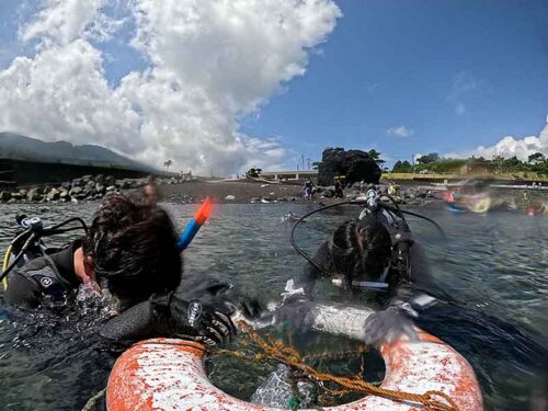手前の浅場で色々練習していって