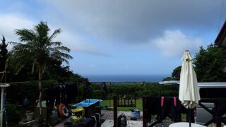 青空見えるが雲も広がっていた時間帯もあった8/6の八丈島