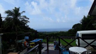 青空あるが次第に雲は広がってきていた8/9の八丈島