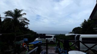 雲は広がり涼しい一日となっていた8/11の八丈島