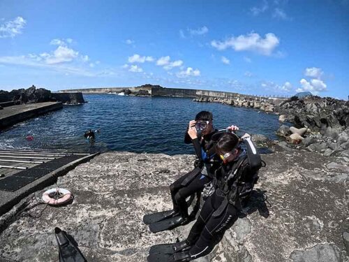 うねりはあるが概ね落ち着く八重根の海へ行きまして