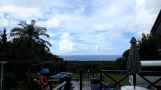 朝方雨は降るものの青空広がってきていた9/12の八丈島