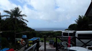 風は涼しく雲は多くもなってきていた9/19の八丈島