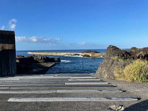 朝の八重根